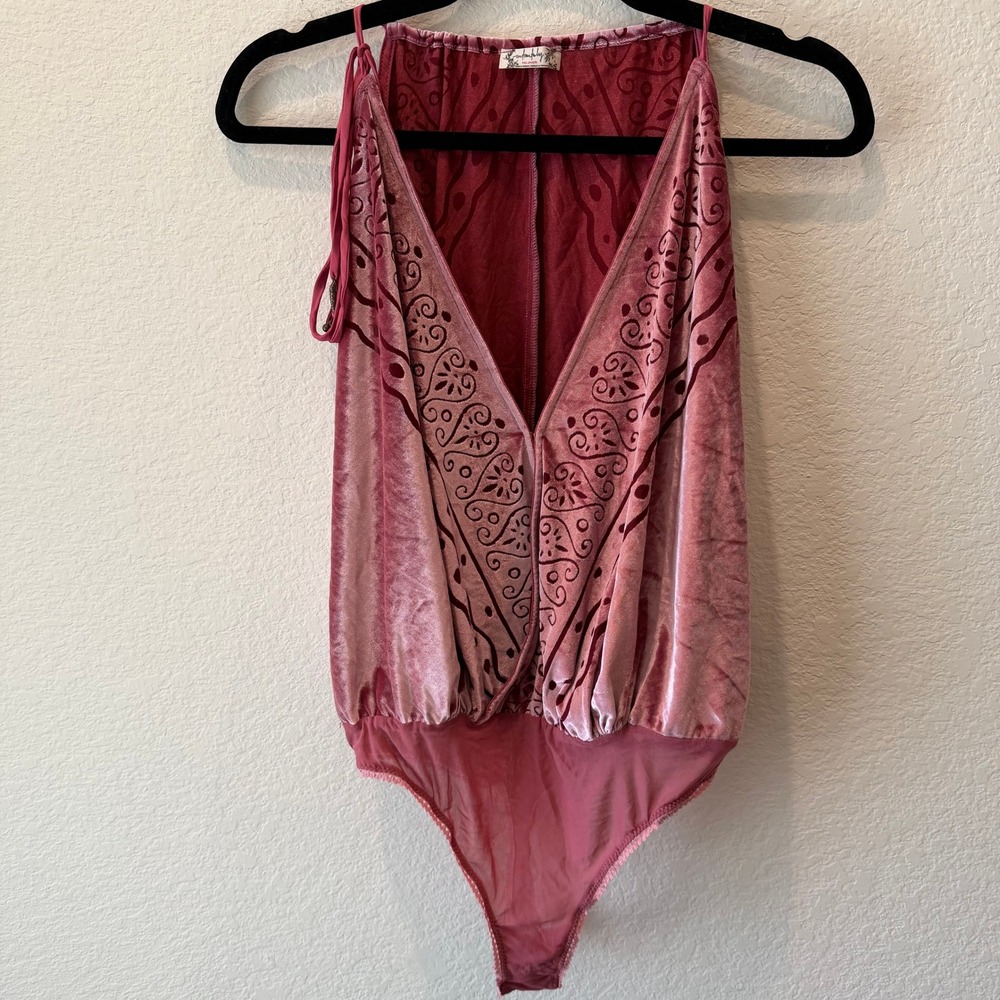Intimately Free People Pink Velvet Burnout Halter Bodysuit Deep V-Neck Medium